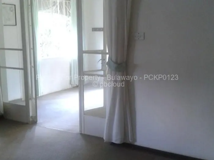 3 Bedroom House for Sale in Bradfield, Bulawayo
