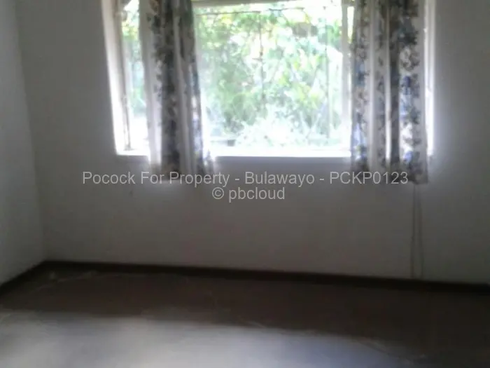 3 Bedroom House for Sale in Bradfield, Bulawayo