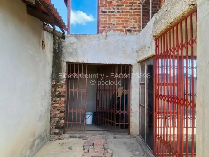 4 Bedroom House for Sale in Damofalls, Damofalls