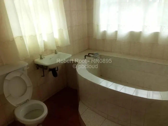 5 Bedroom House for Sale in Chinhoyi, Chinhoyi