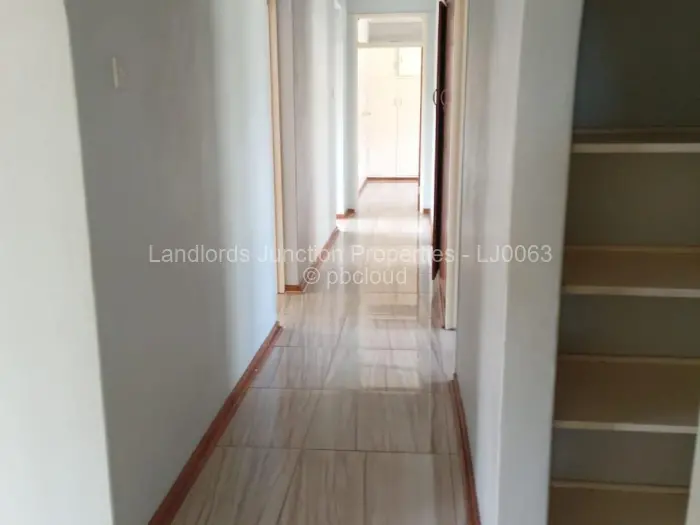 4 Bedroom House for Sale in Selbourne Park, Bulawayo