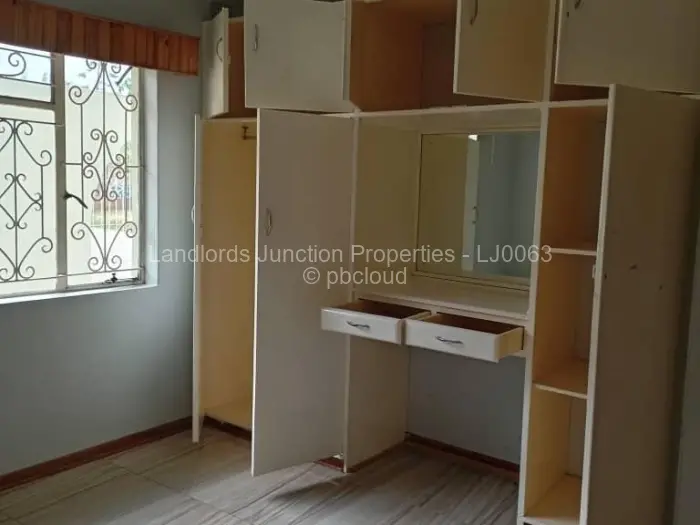 4 Bedroom House for Sale in Selbourne Park, Bulawayo