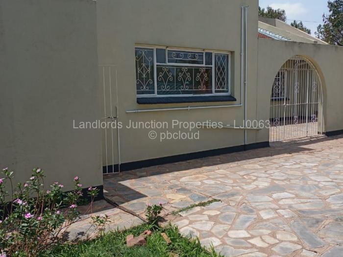 4 Bedroom House for Sale in Selbourne Park, Bulawayo