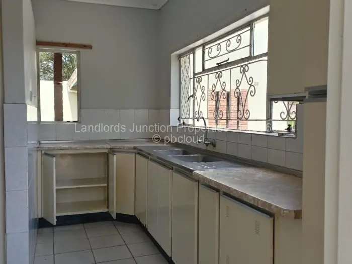 4 Bedroom House for Sale in Selbourne Park, Bulawayo