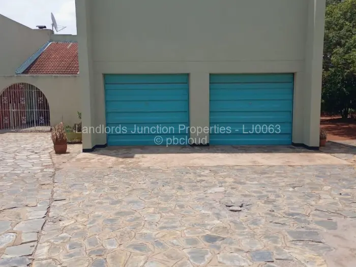 4 Bedroom House for Sale in Selbourne Park, Bulawayo