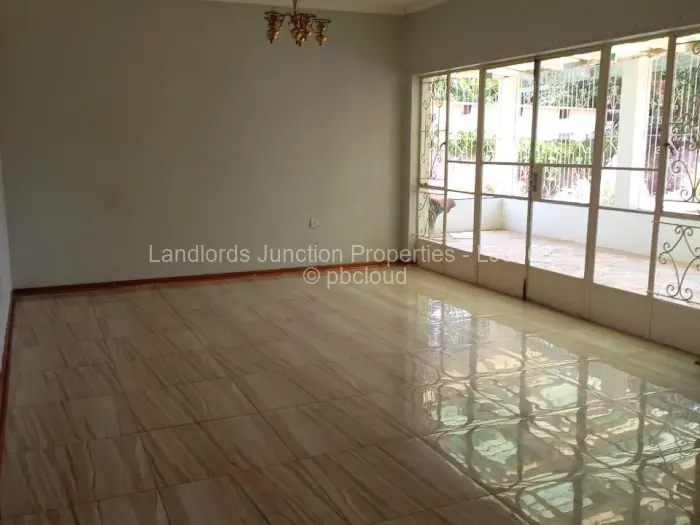 4 Bedroom House for Sale in Selbourne Park, Bulawayo