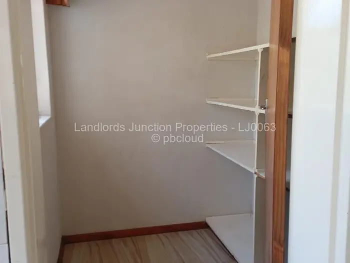 4 Bedroom House for Sale in Selbourne Park, Bulawayo