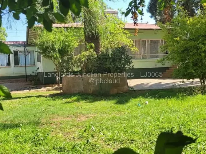 3 Bedroom House for Sale in Famona, Bulawayo