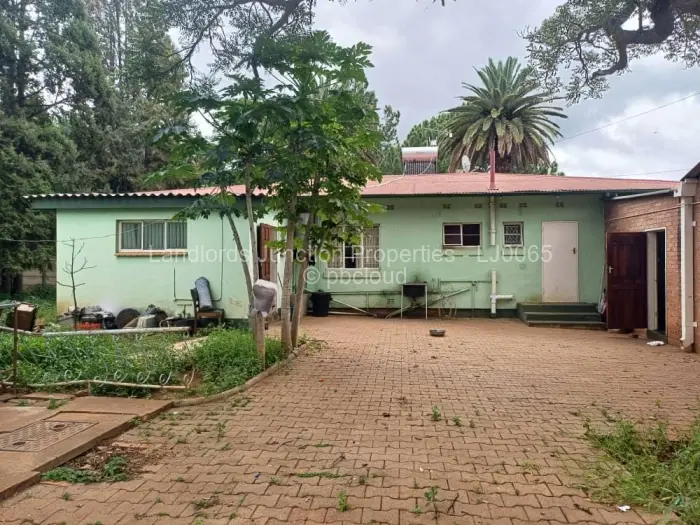 3 Bedroom House for Sale in Famona, Bulawayo
