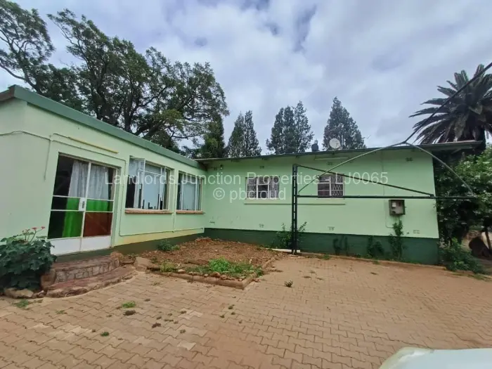3 Bedroom House for Sale in Famona, Bulawayo