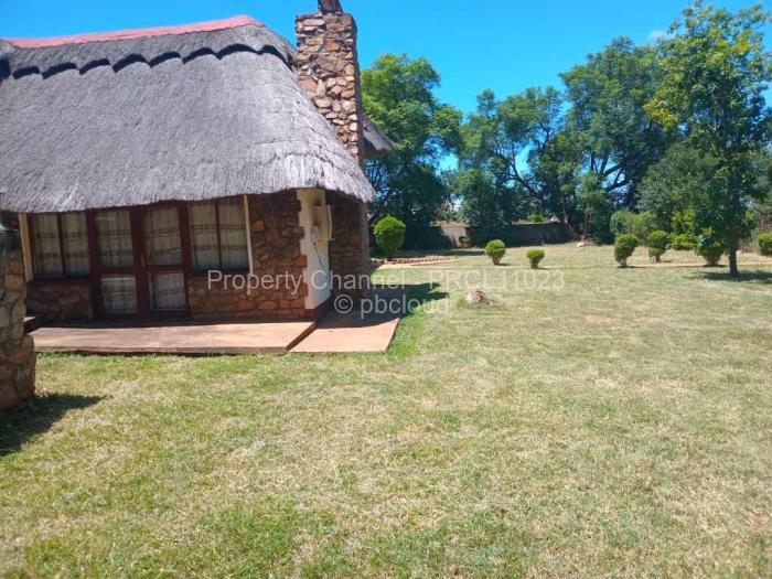 4 Bedroom House for Sale in Woodville, Bulawayo