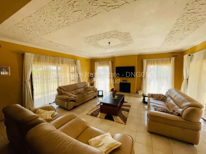 5 Bedroom House for Sale in Hogerty Hill, Harare