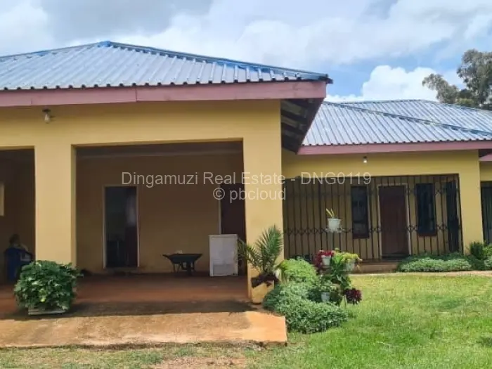 5 Bedroom House for Sale in Hogerty Hill, Harare