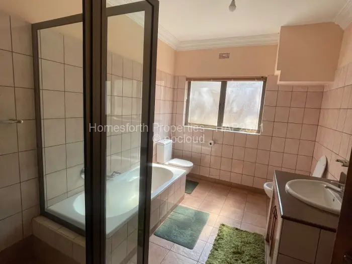 6 Bedroom House for Sale in Glen Lorne, Harare