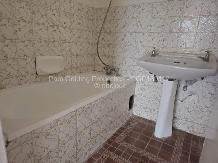 Flat/Apartment to Rent in Avondale