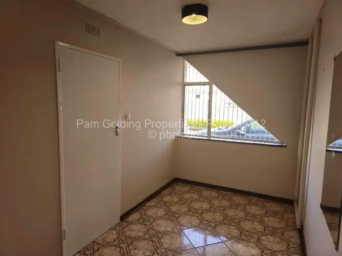 Flat/Apartment to Rent in Avondale