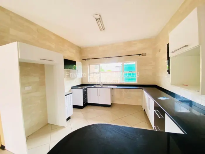 Townhouse/Complex/Cluster to Rent in Mount Pleasant, Harare