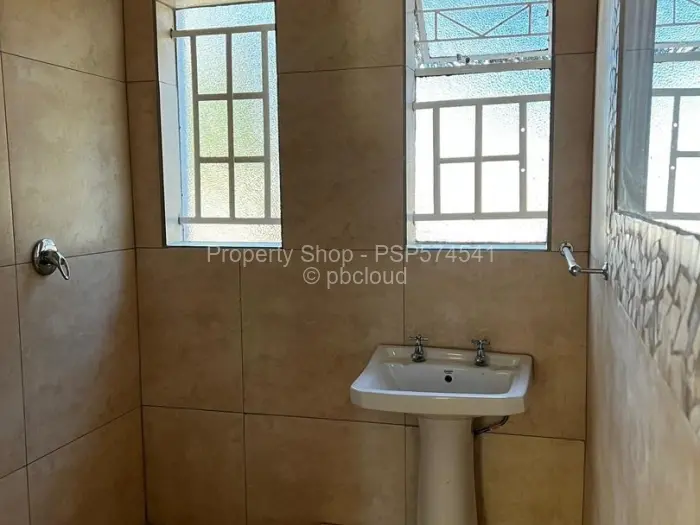 Flat/Apartment to Rent in Avondale
