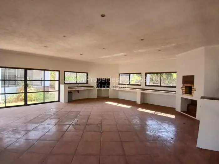 4 Bedroom House to Rent in Alexandra Park