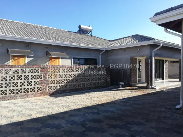 Townhouse/Complex/Cluster to Rent in Mount Pleasant Heights