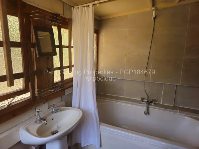 Cottage/Garden Flat to Rent in Greendale