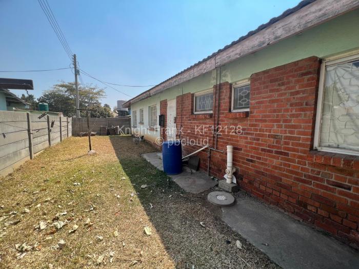 6 Bedroom House for Sale in Msasa Park, Harare