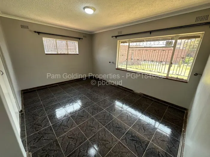 3 Bedroom House to Rent in Haig Park
