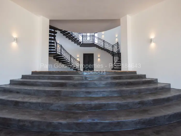 5 Bedroom House for Sale in Umwinsidale, Harare