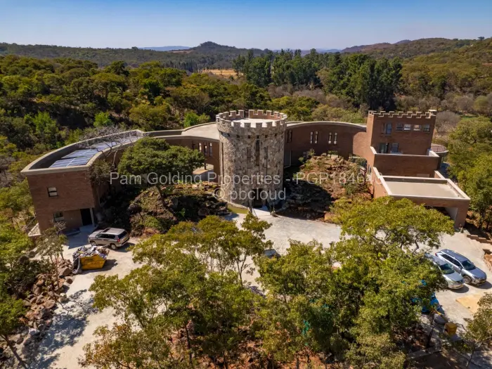 5 Bedroom House for Sale in Umwinsidale, Harare