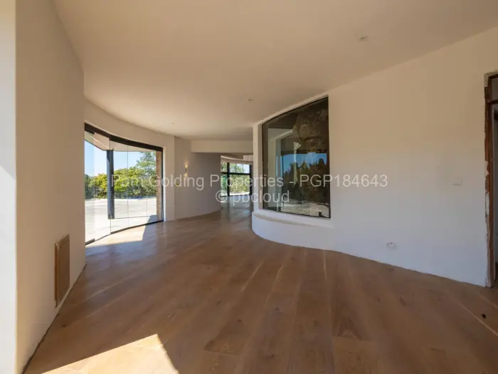 5 Bedroom House for Sale in Umwinsidale, Harare