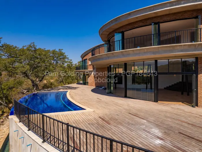 5 Bedroom House for Sale in Umwinsidale, Harare
