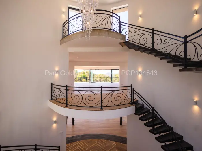 5 Bedroom House for Sale in Umwinsidale, Harare