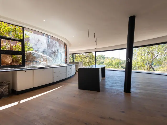 5 Bedroom House for Sale in Umwinsidale, Harare