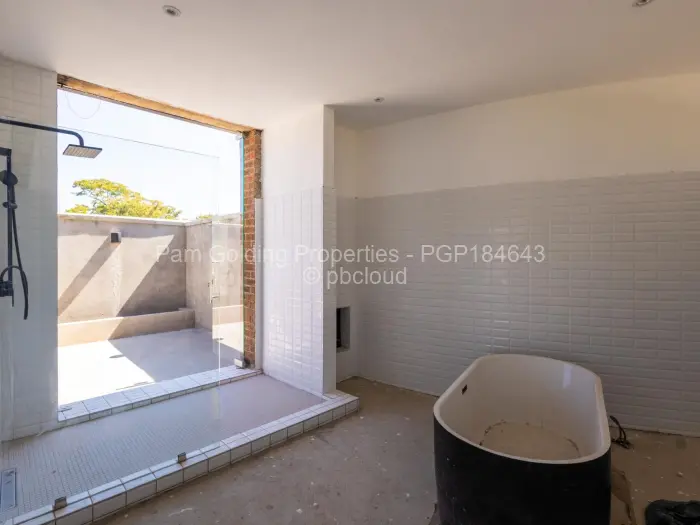 5 Bedroom House for Sale in Umwinsidale, Harare