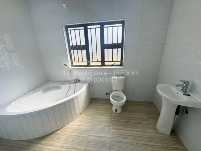 Townhouse/Complex/Cluster to Rent in Belvedere