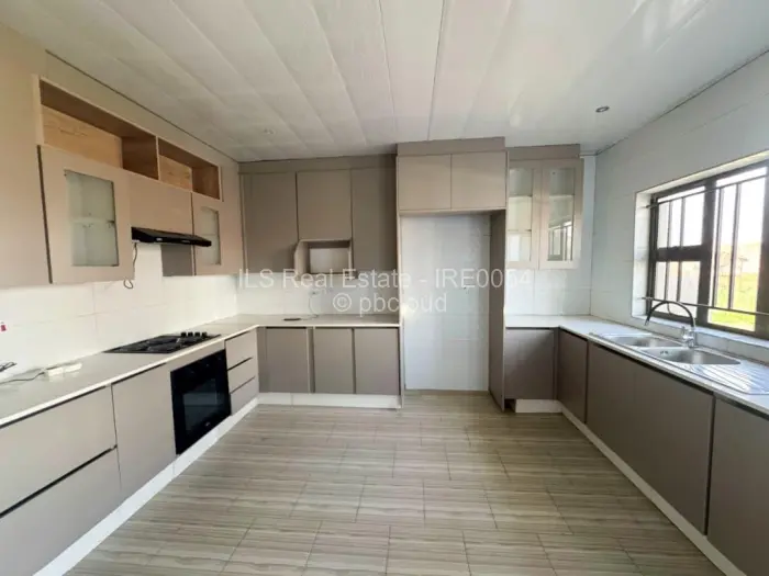 Townhouse/Complex/Cluster to Rent in Belvedere