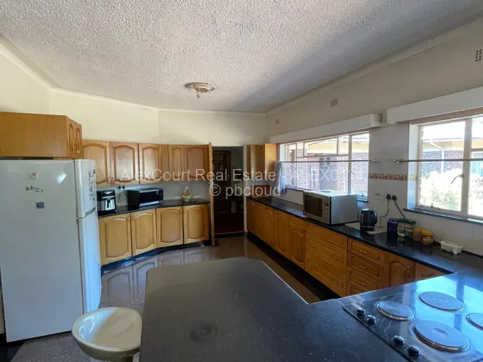 5 Bedroom House for Sale in Hogerty Hill, Harare