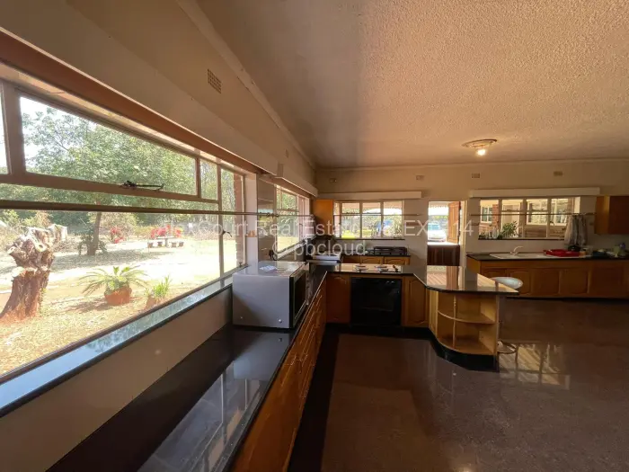 5 Bedroom House for Sale in Hogerty Hill, Harare