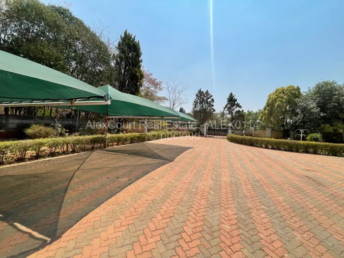 5 Bedroom House for Sale in Hogerty Hill, Harare
