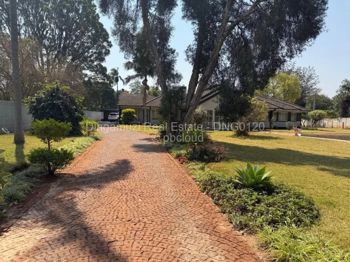5 Bedroom House to Rent in Northwood