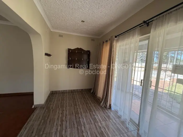 5 Bedroom House to Rent in Northwood