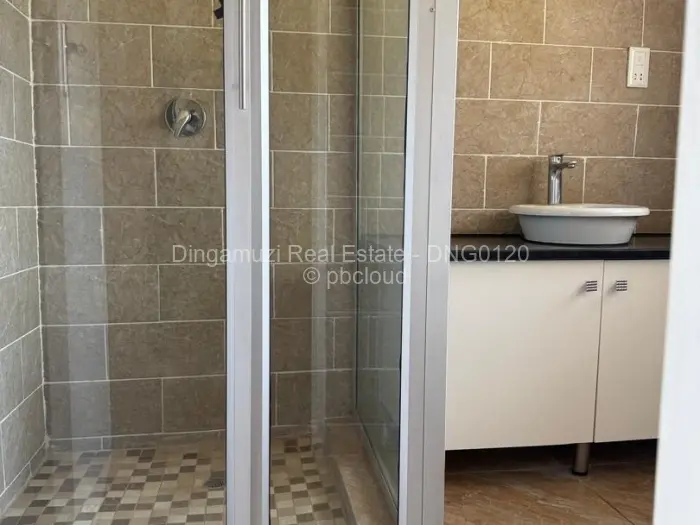 5 Bedroom House to Rent in Northwood
