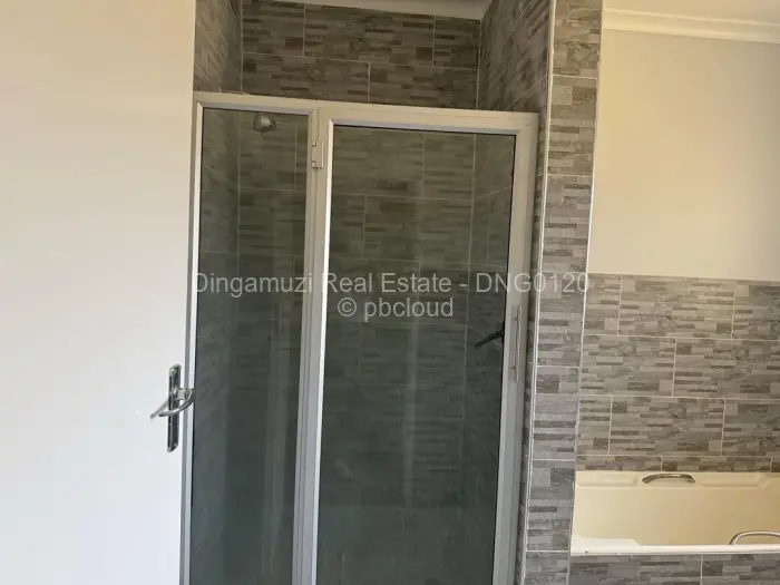 5 Bedroom House to Rent in Northwood