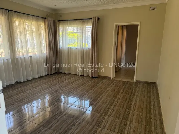 5 Bedroom House to Rent in Northwood