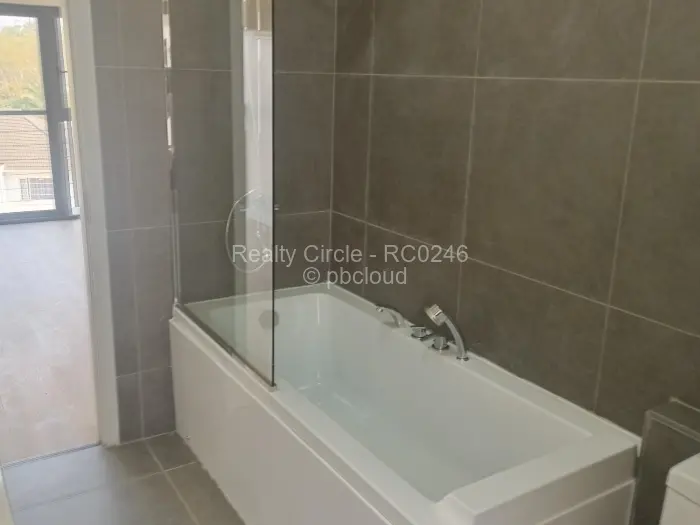 Townhouse/Complex/Cluster to Rent in Avondale