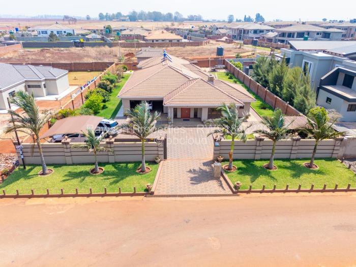 6 Bedroom House for Sale in Mount Pleasant Heights, Harare