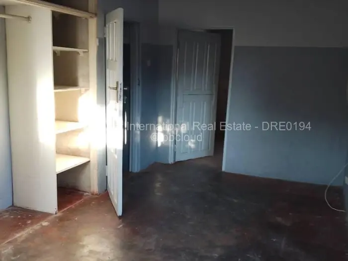 4 Bedroom House for Sale in Damofalls, Damofalls