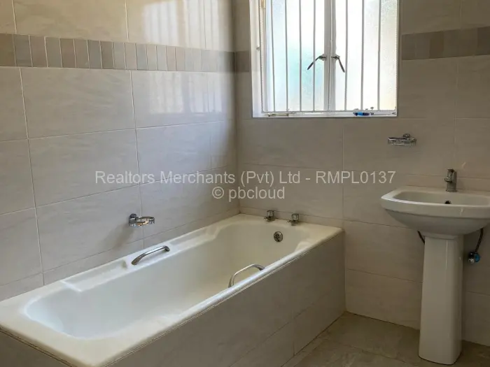 3 Bedroom House to Rent in Westgate