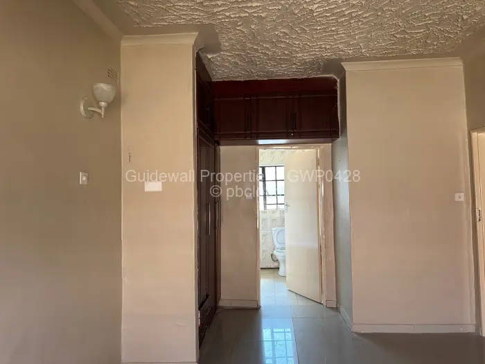3 Bedroom House to Rent in Meyrick Park