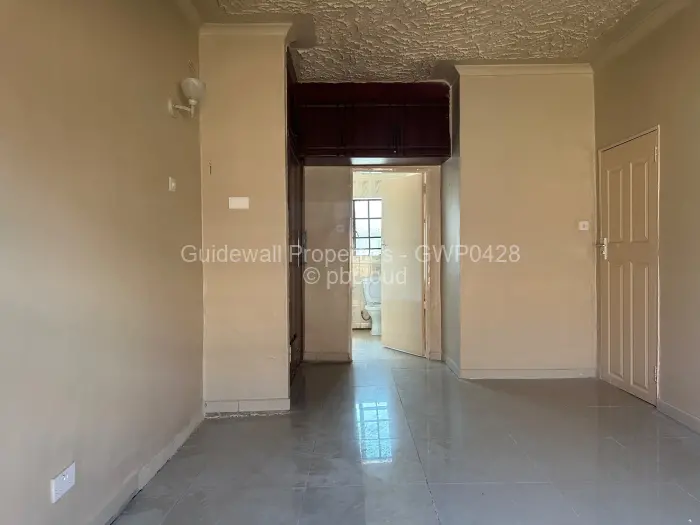3 Bedroom House to Rent in Meyrick Park